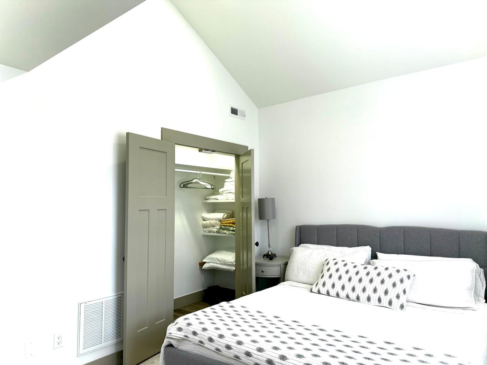 Apartment Brand New Built! Pond, Kayaks, Hot Tub,fire Pit,grill… *